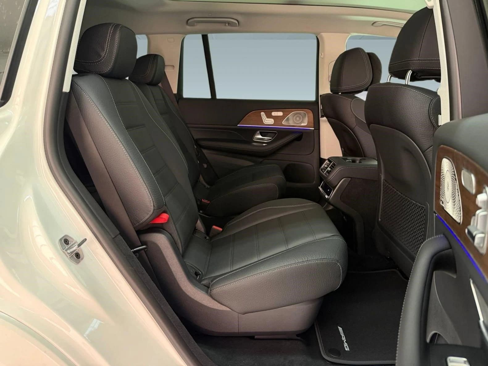 Mercedes-Benz GLS GLS 450 4MATIC SUV 2026 — side view