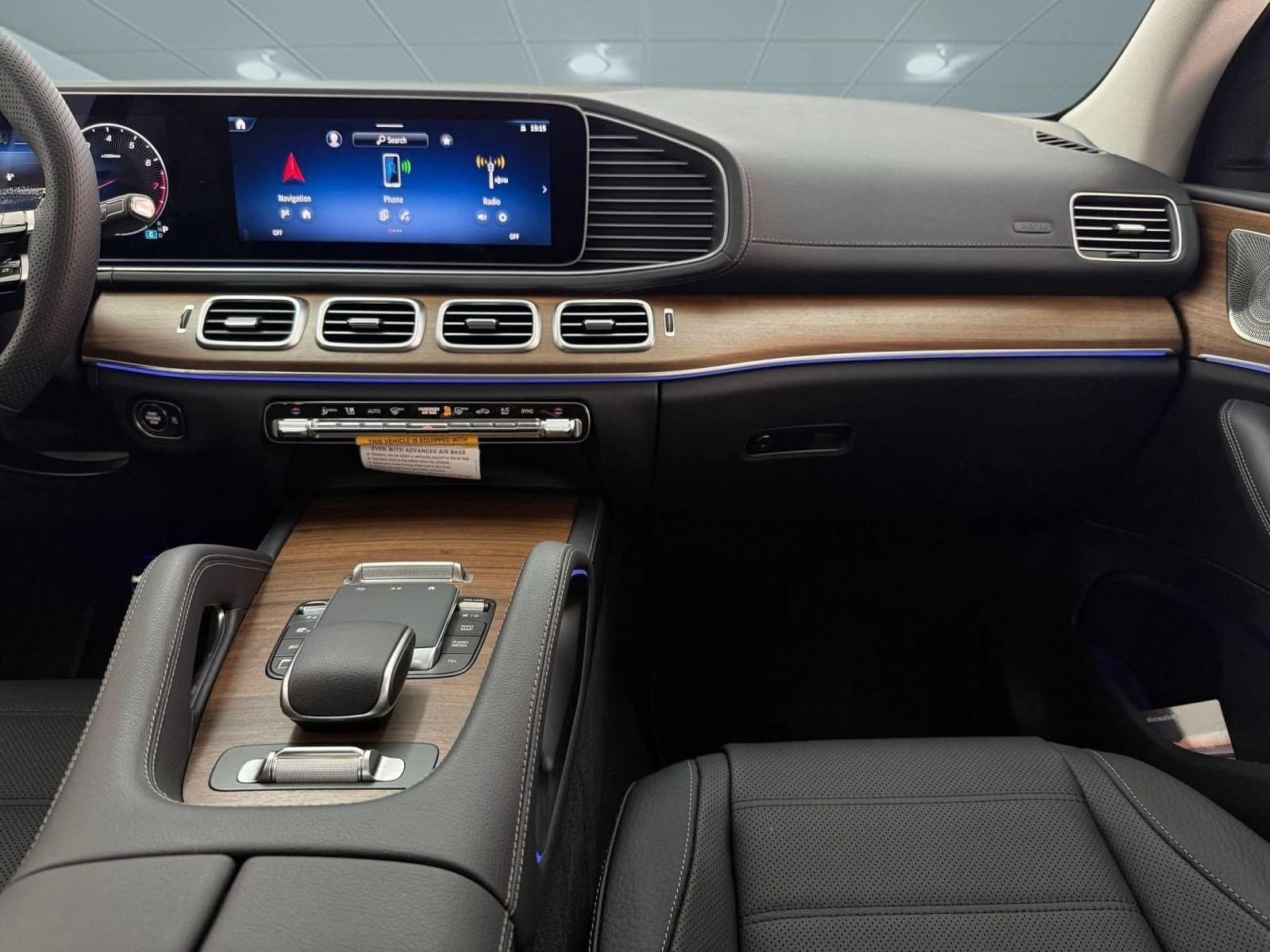 Mercedes-Benz GLS GLS 450 4MATIC SUV 2026 — side view
