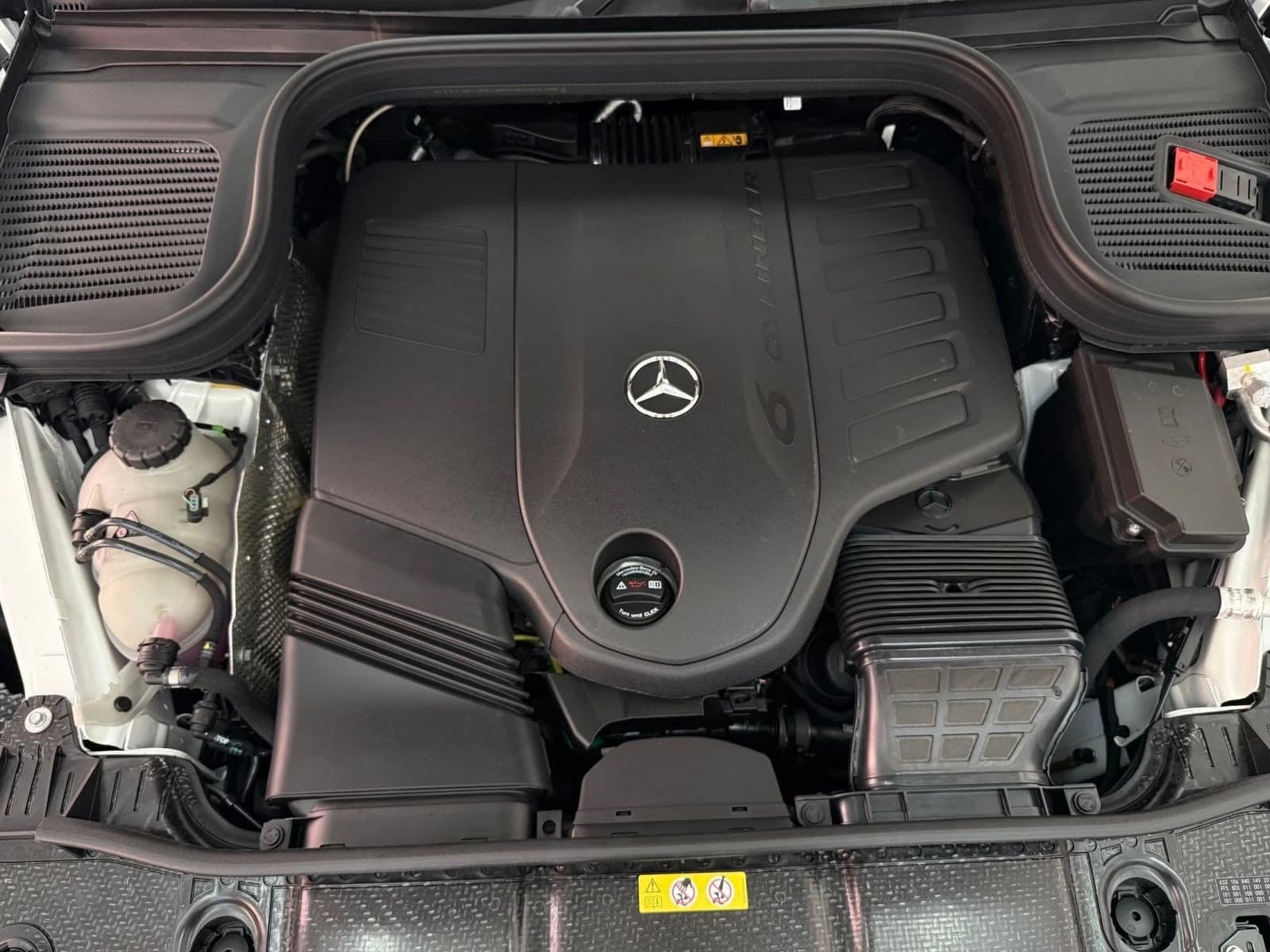 Mercedes-Benz GLS GLS 450 4MATIC SUV 2026 — side view
