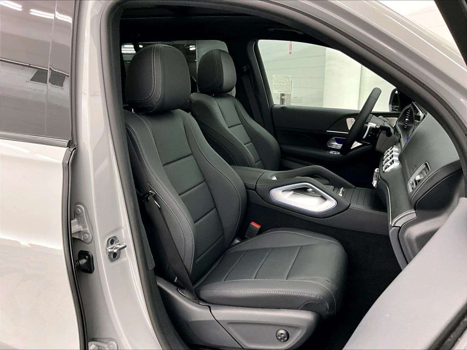 Mercedes-Benz GLS GLS 450 4MATIC SUV 2026 — side view