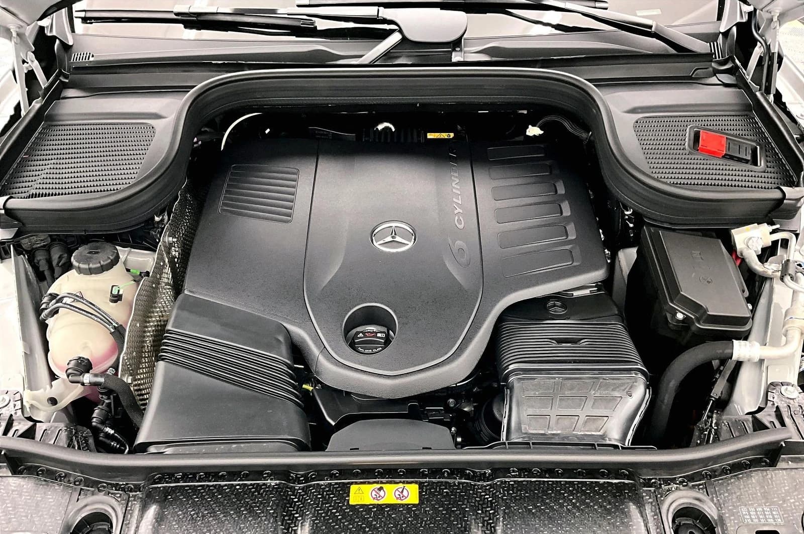 Mercedes-Benz GLS GLS 450 4MATIC SUV 2026 — side view