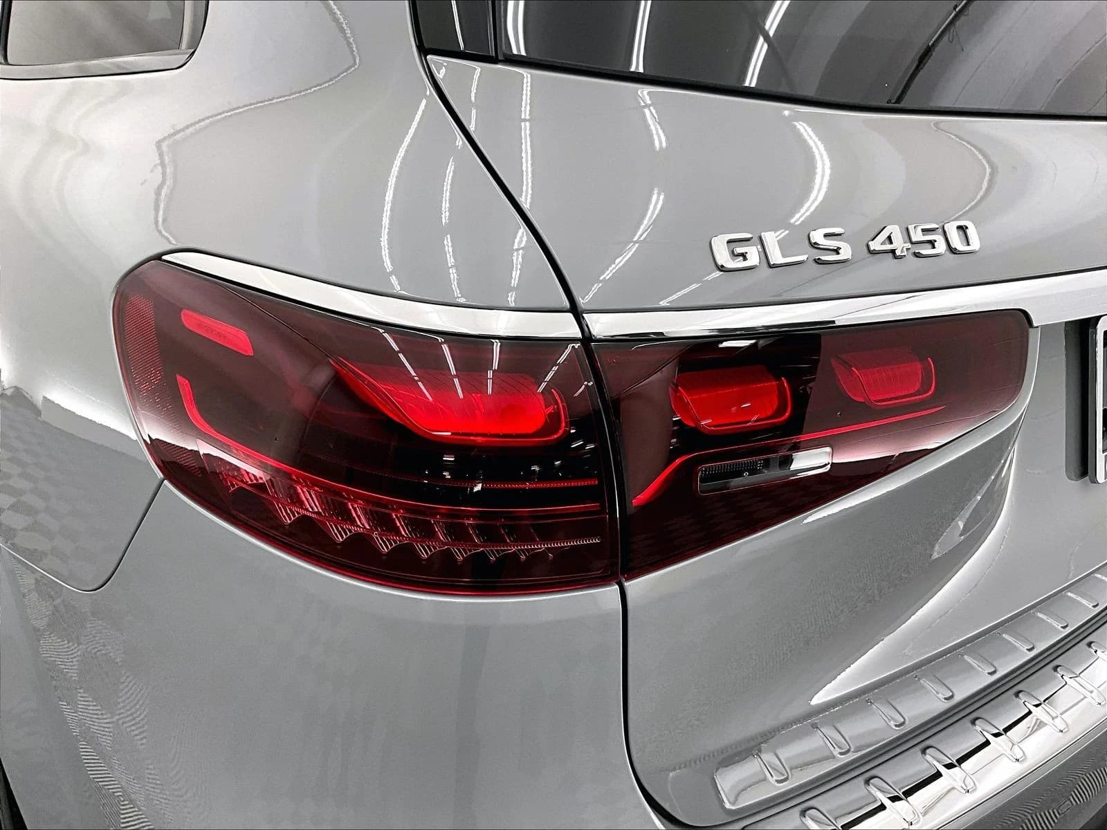 Mercedes-Benz GLS GLS 450 4MATIC SUV 2026 — side view