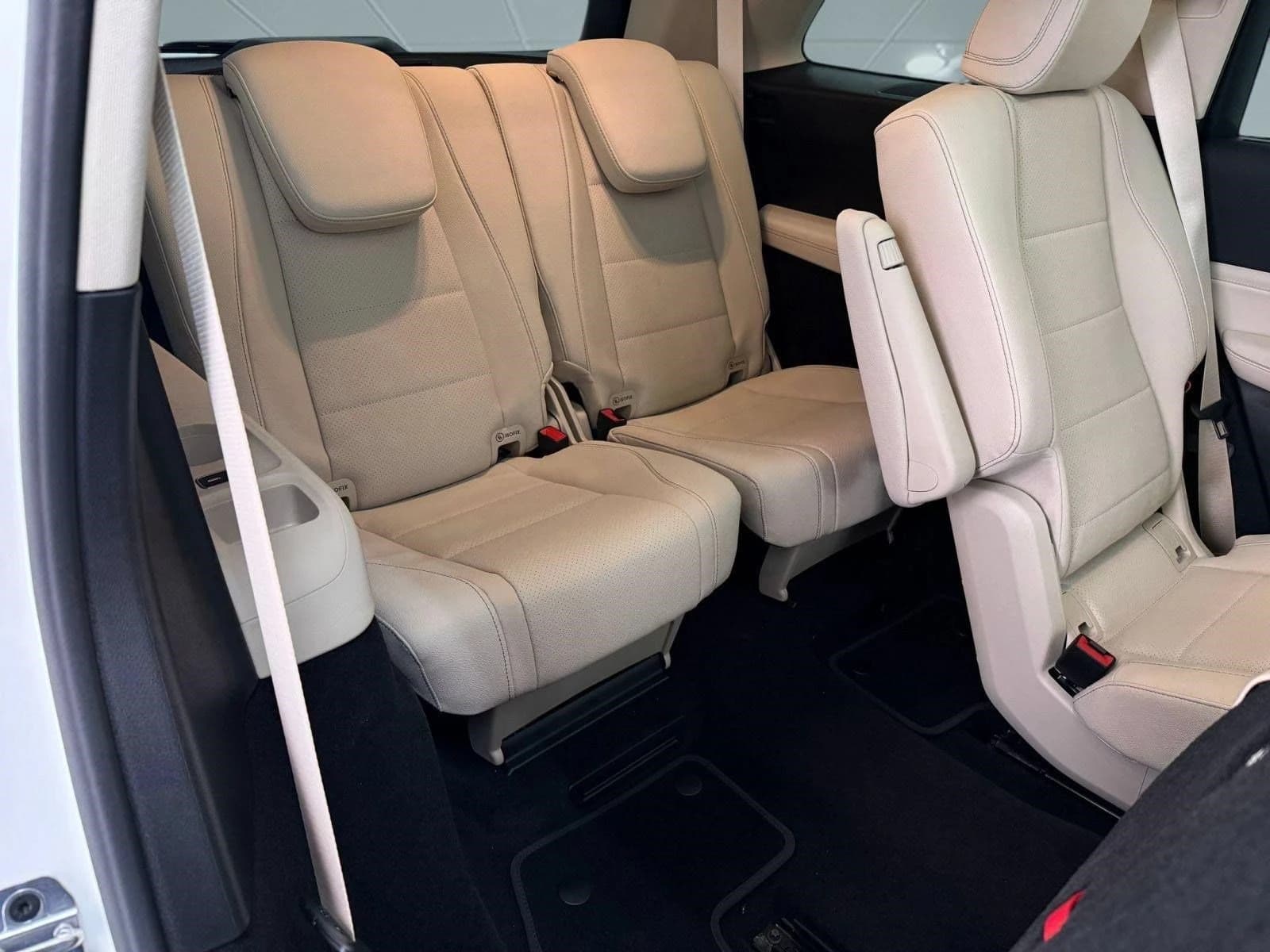 Mercedes-Benz GLS GLS 450 4MATIC SUV 2026 — side view