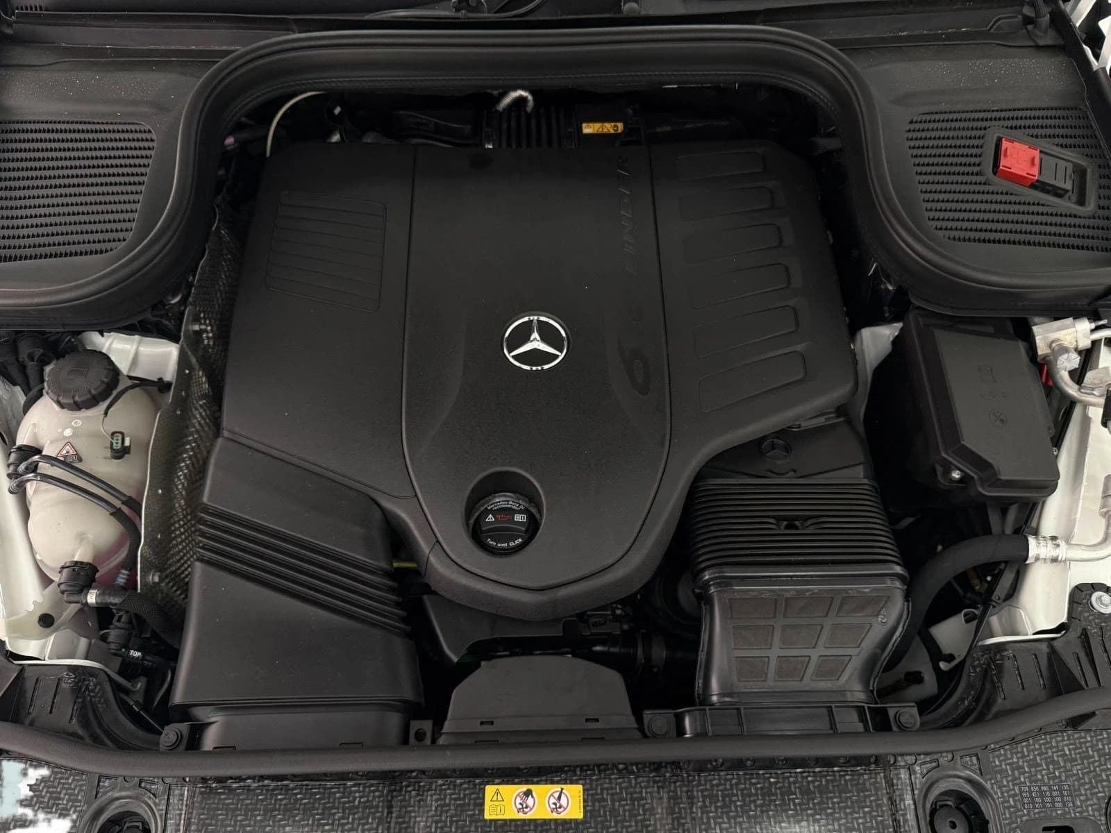 Mercedes-Benz GLS GLS 450 4MATIC SUV 2026 — side view