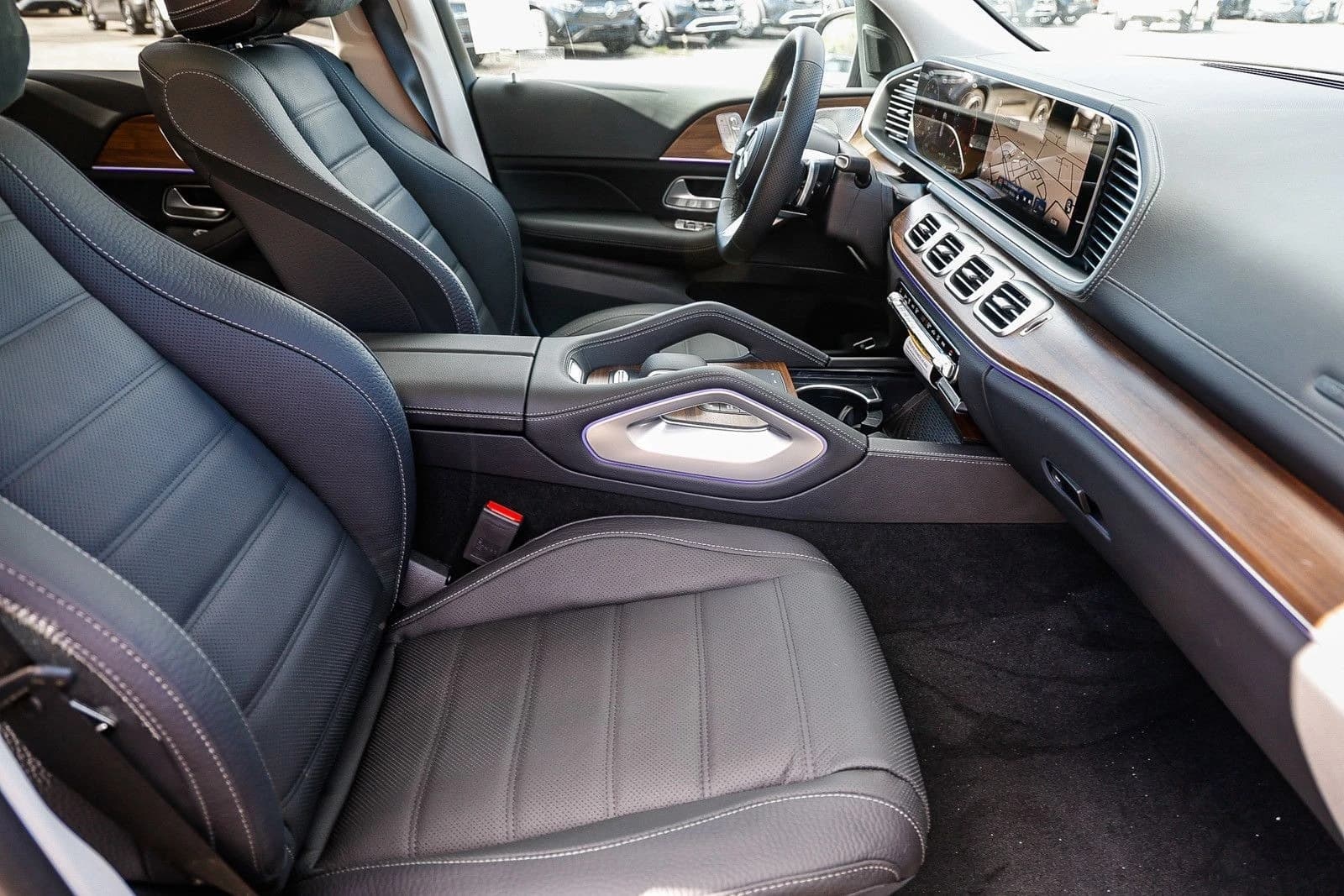 Mercedes-Benz GLS GLS 450 4MATIC SUV 2026 — side view
