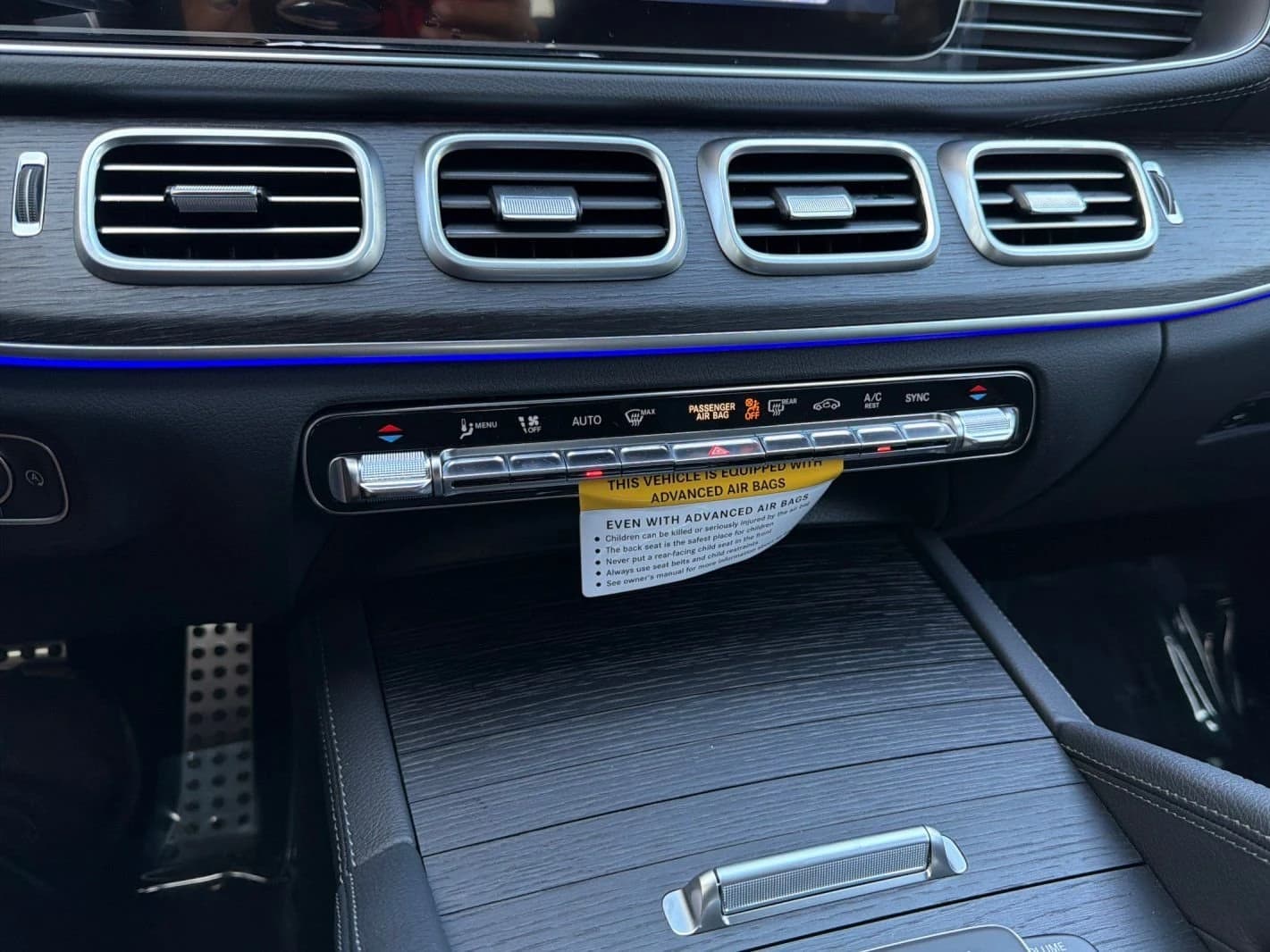 Mercedes-Benz GLS GLS 450 4MATIC SUV 2026 — side view
