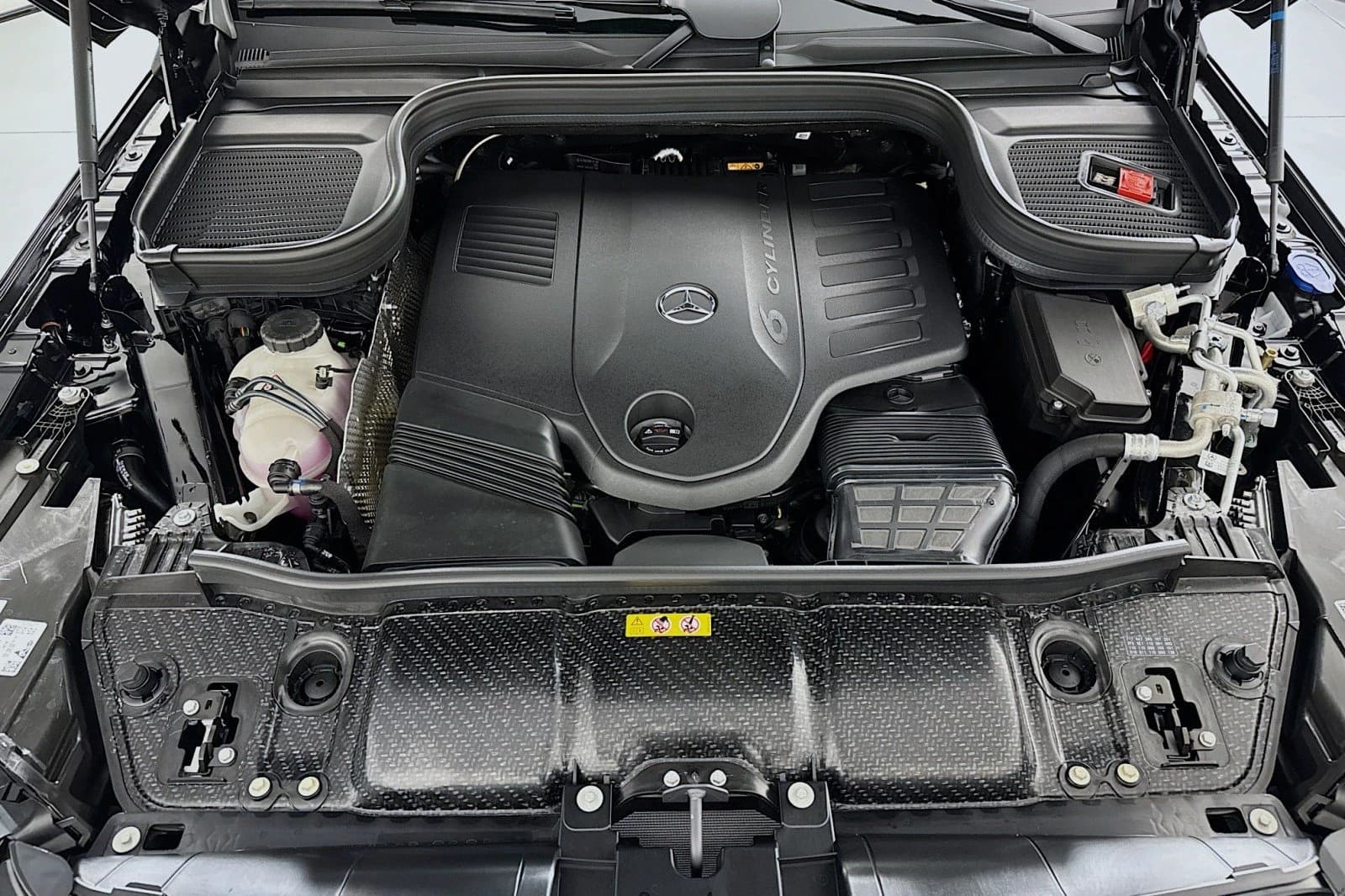 Mercedes-Benz GLS GLS 450 4MATIC SUV 2026 — side view
