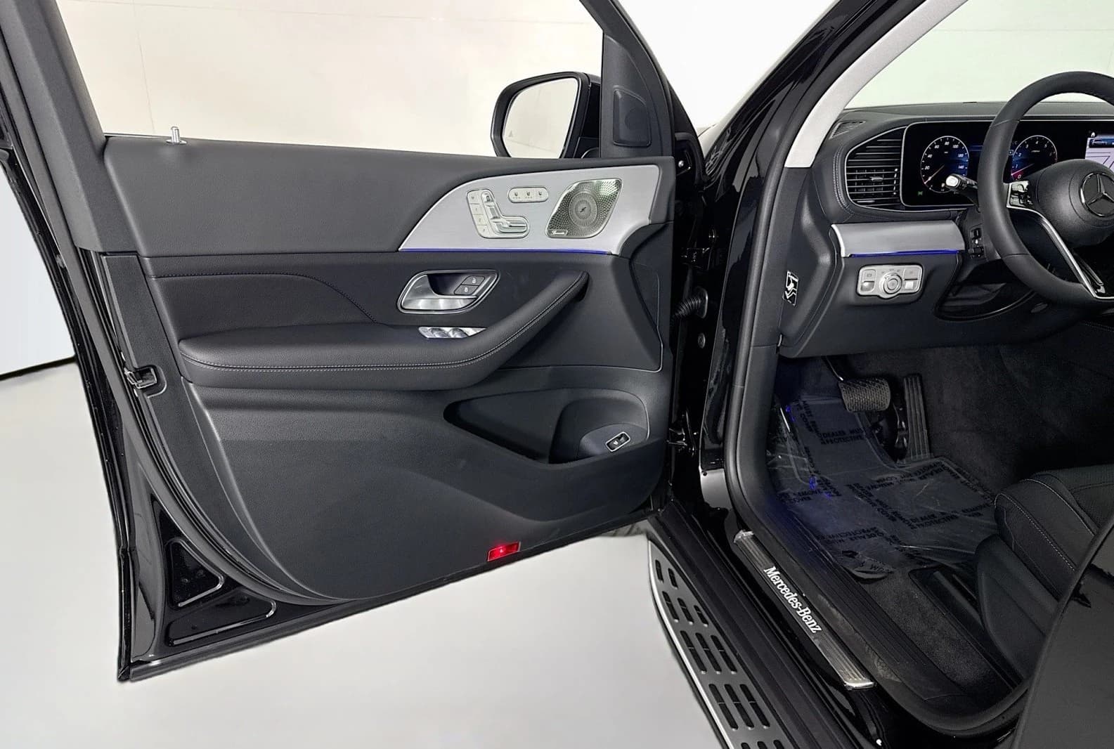 Mercedes-Benz GLS GLS 450 4MATIC SUV 2026 — side view