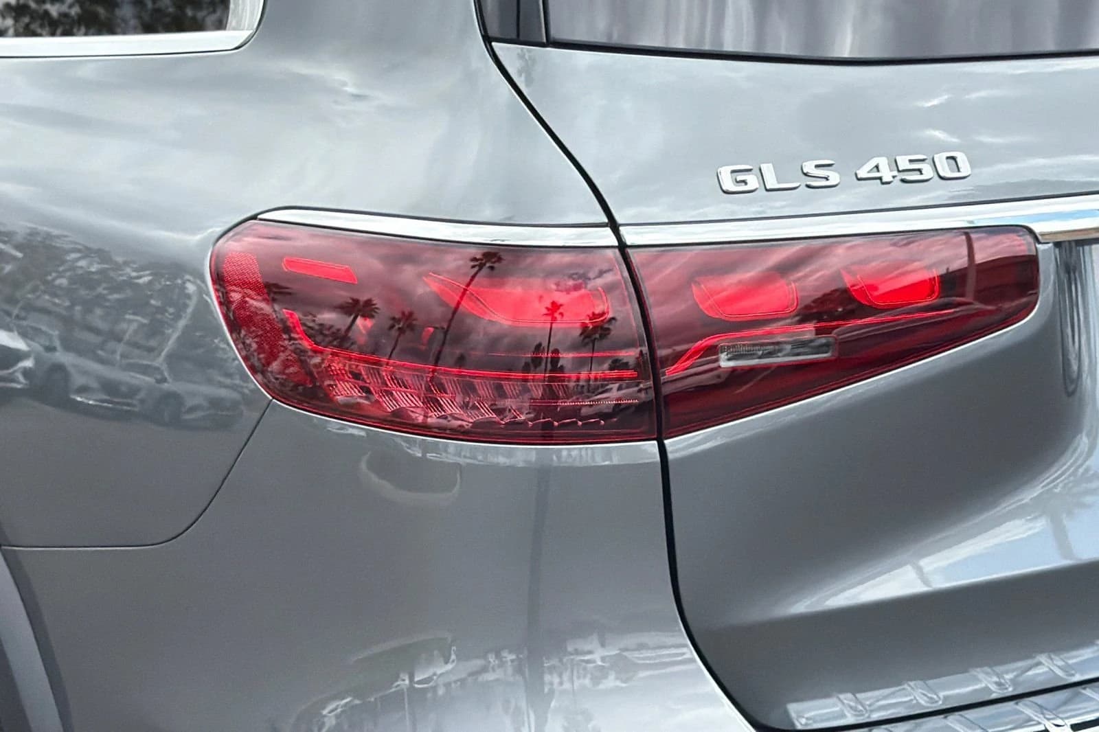 Mercedes-Benz GLS GLS 450 4MATIC SUV 2026 — side view