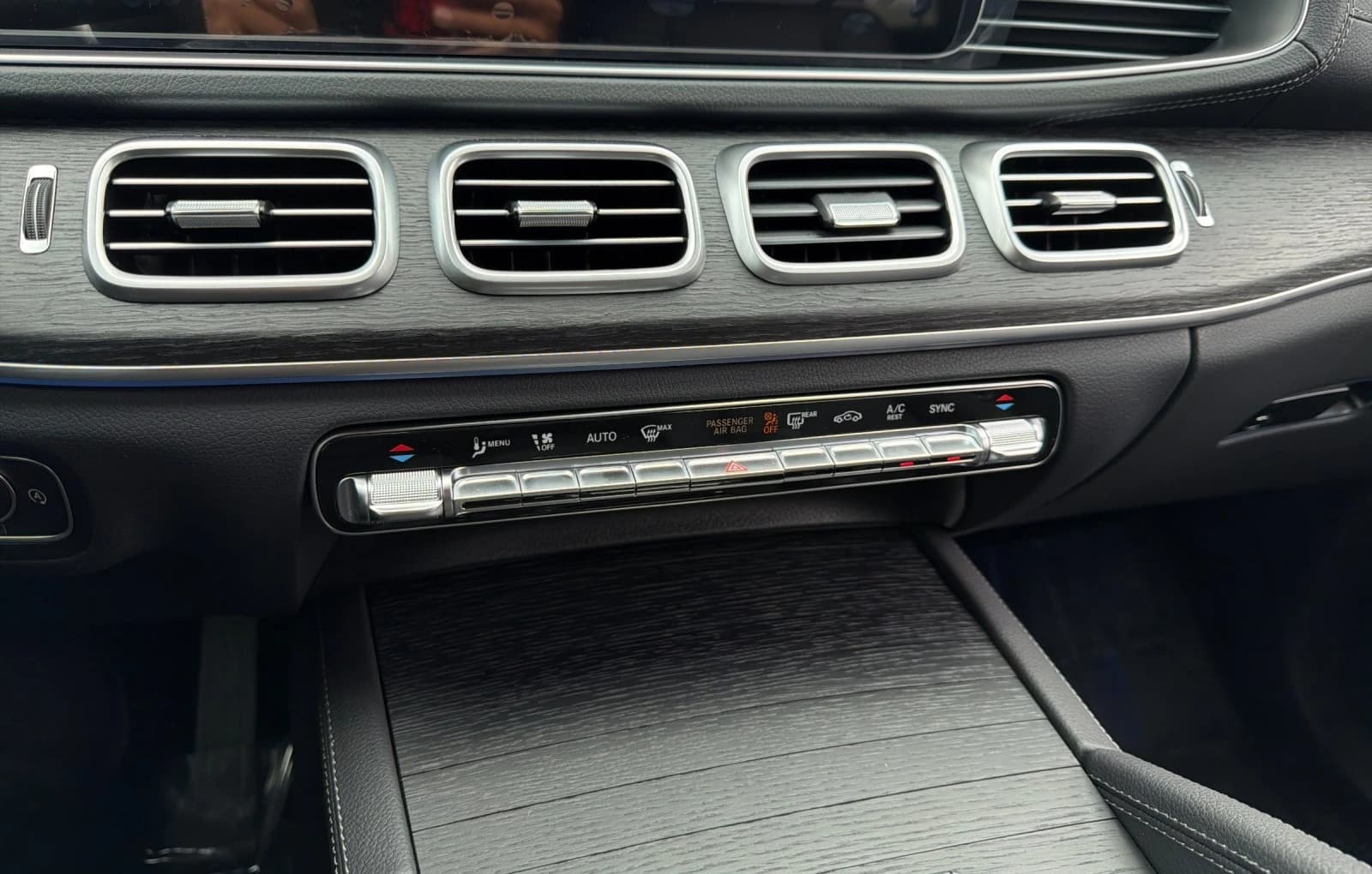 Mercedes-Benz GLS GLS 450 4MATIC SUV 2026 — side view