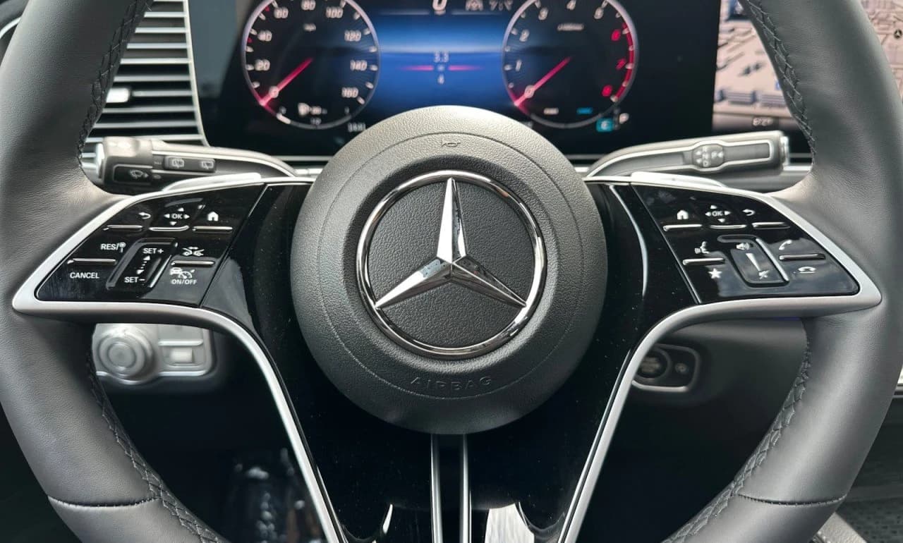 Mercedes-Benz GLS GLS 450 4MATIC SUV 2026 — side view