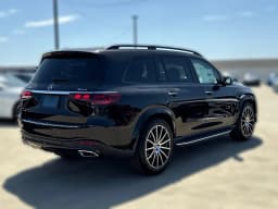Mercedes-Benz GLS GLS 450 4MATIC SUV 2026 — side view