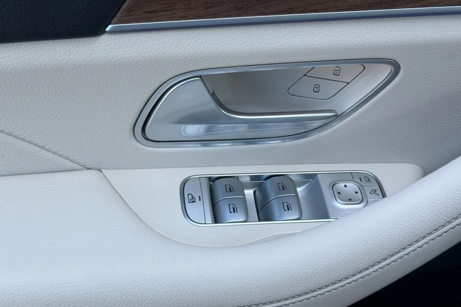 Mercedes-Benz GLS GLS 450 4MATIC SUV 2026 — side view