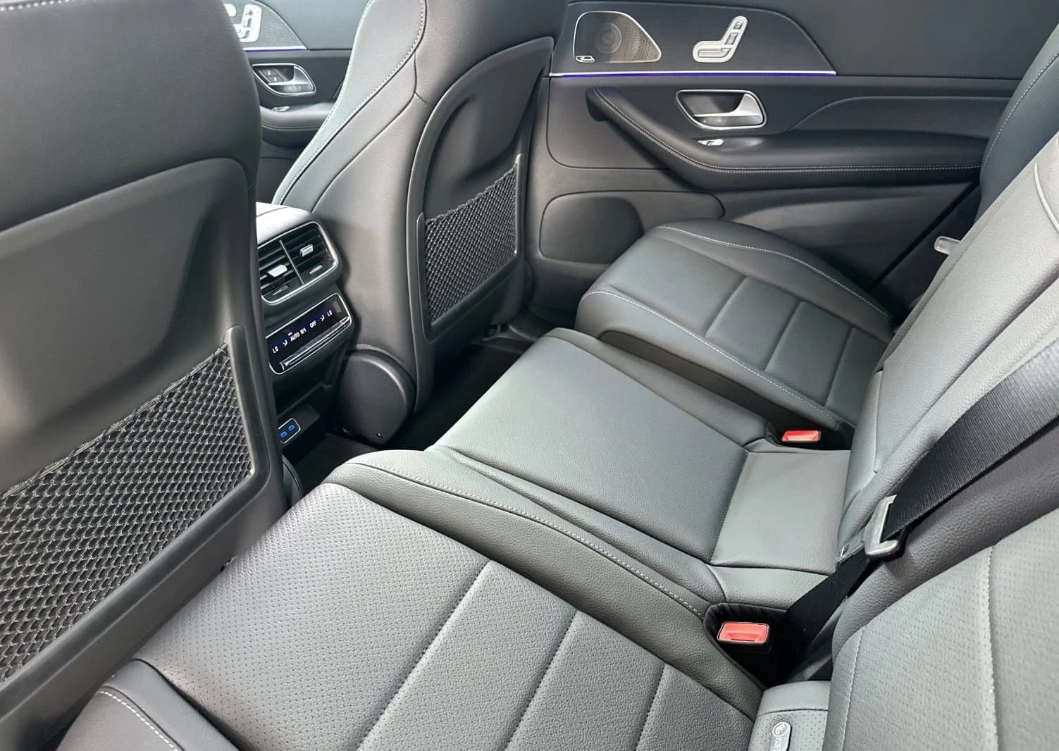 Mercedes-Benz GLS GLS 450 4MATIC SUV 2026 — side view