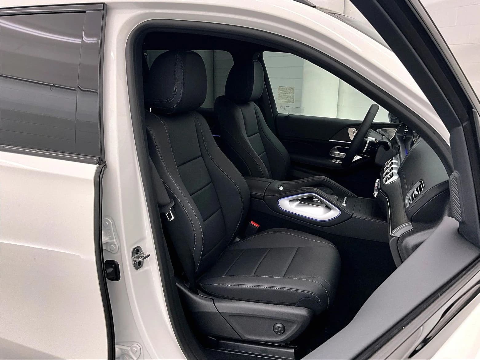 Mercedes-Benz GLS GLS 450 4MATIC SUV 2026 — side view