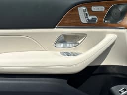 Mercedes-Benz GLS GLS 450 4MATIC SUV 2026 — side view