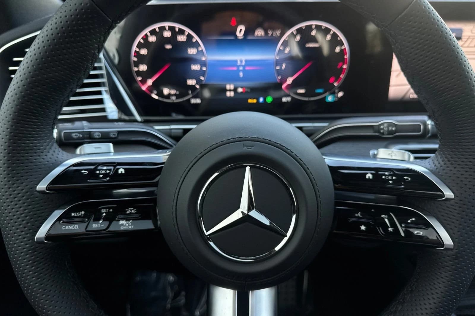 Mercedes-Benz GLS GLS 450 4MATIC SUV 2026 — side view