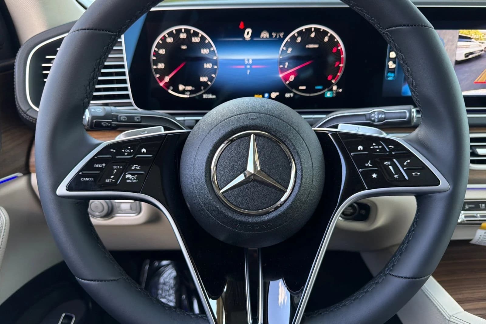 Mercedes-Benz GLS GLS 450 4MATIC SUV 2026 — side view