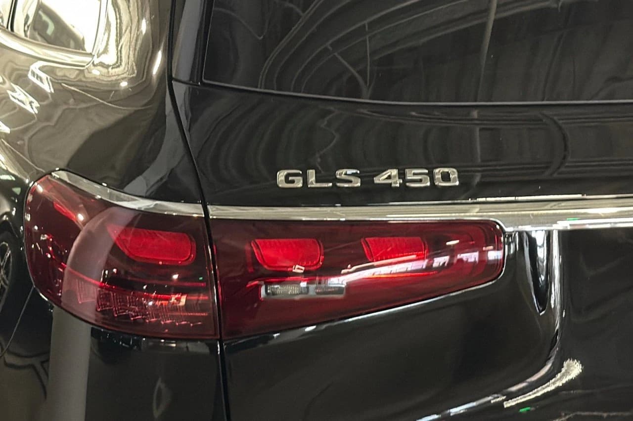 Mercedes-Benz GLS GLS 450 4MATIC SUV 2026 — side view