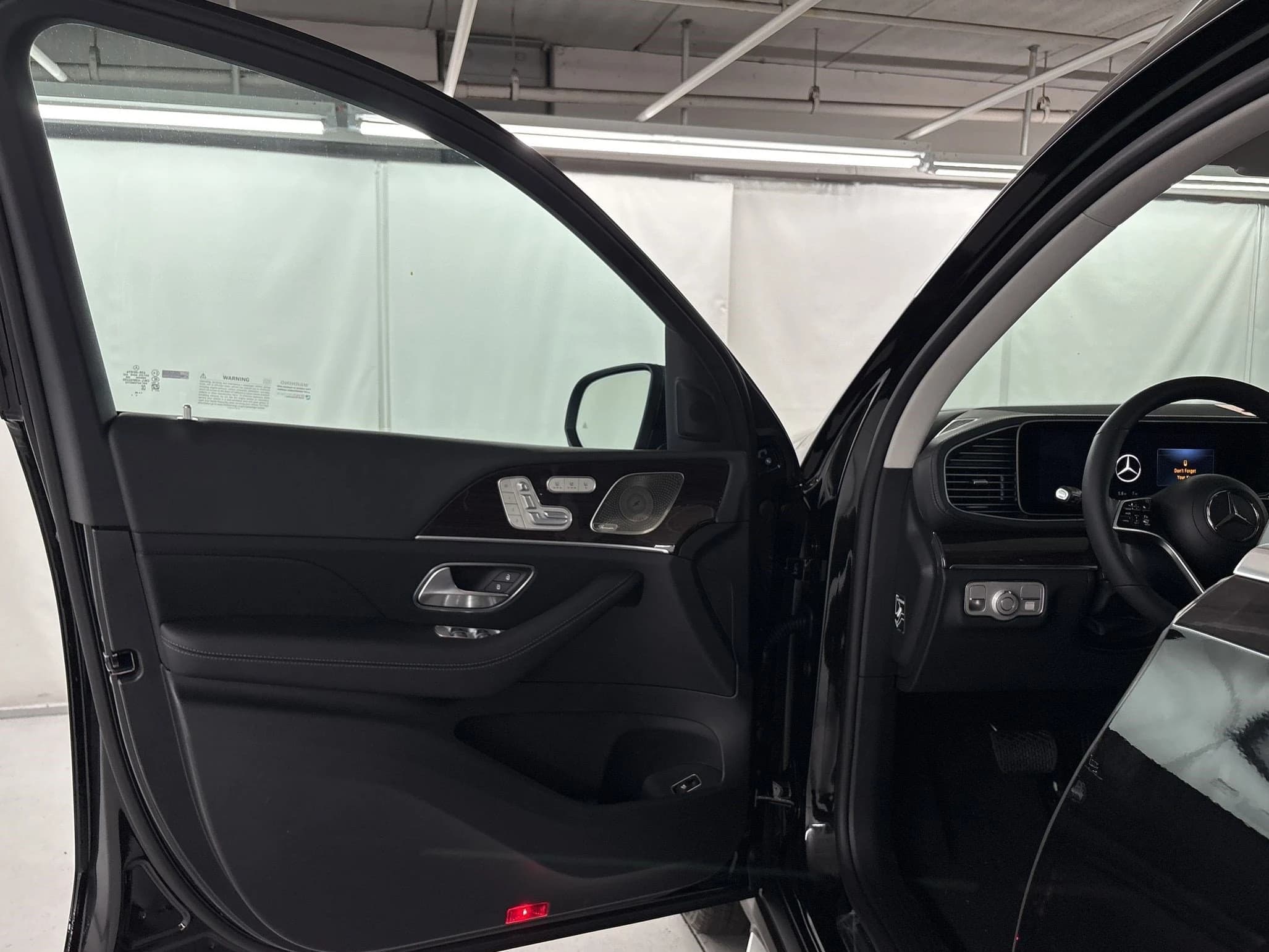 Mercedes-Benz GLS GLS 450 4MATIC SUV 2026 — side view