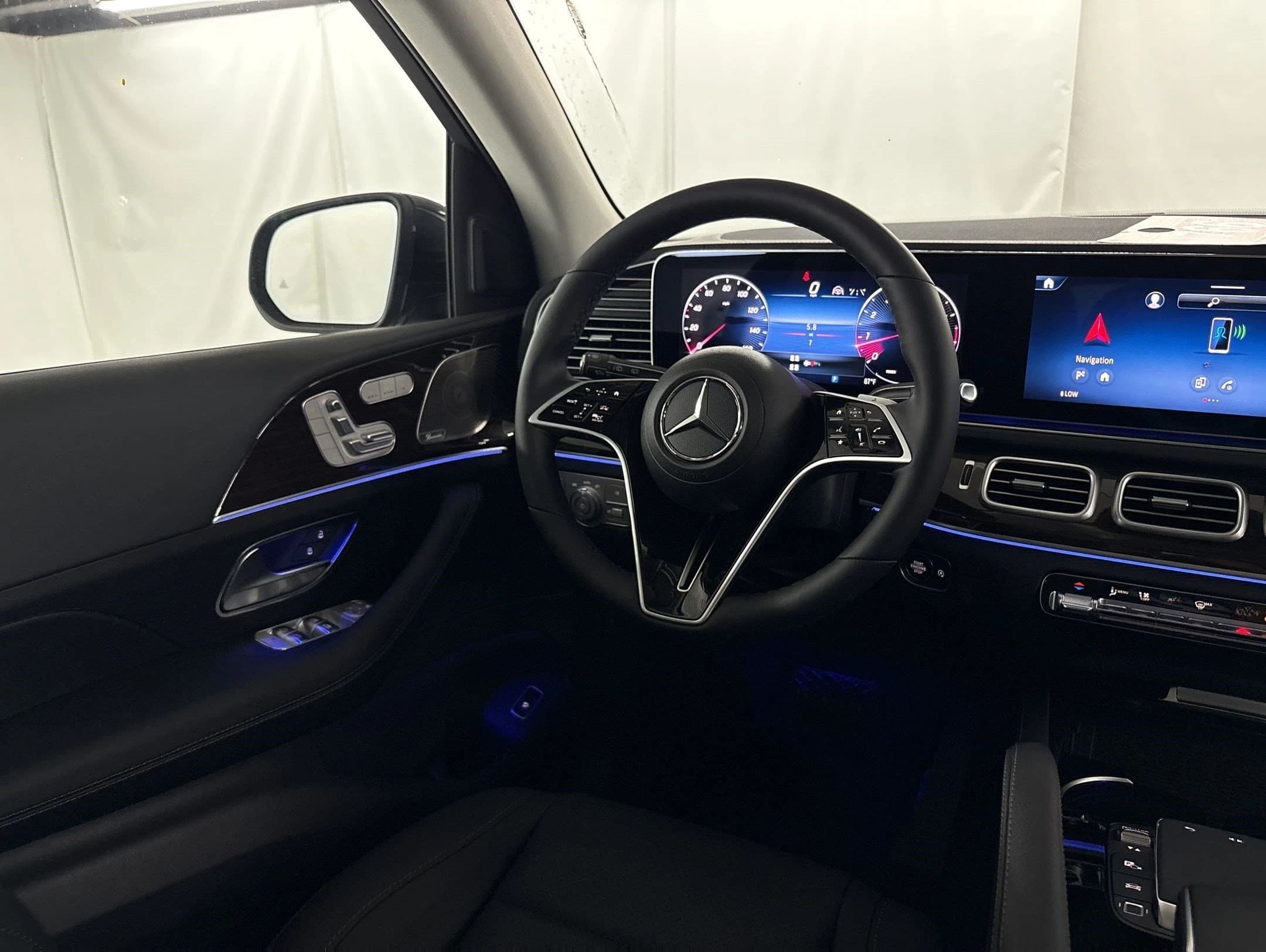 Mercedes-Benz GLS GLS 450 4MATIC SUV 2026 — side view