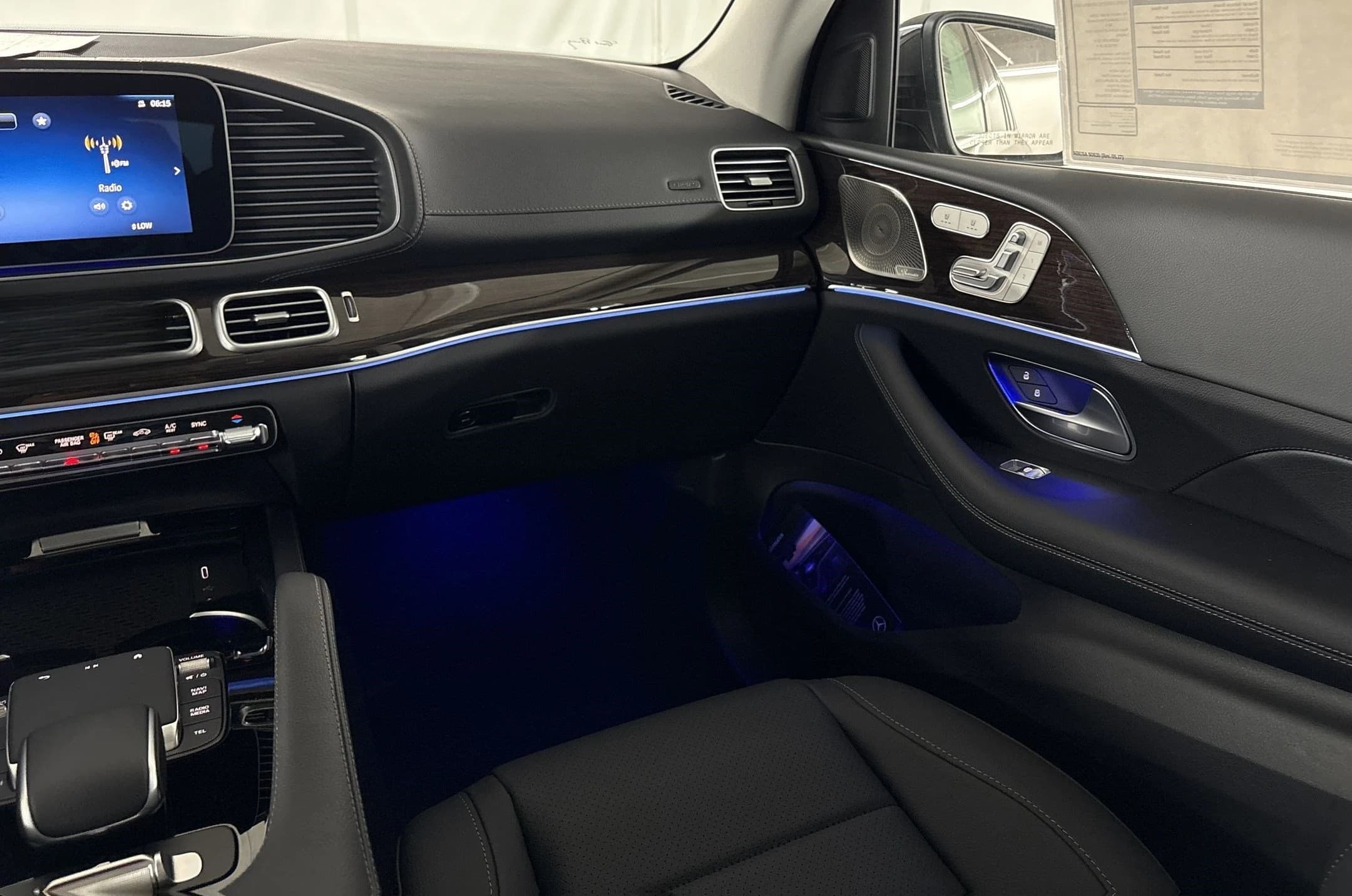 Mercedes-Benz GLS GLS 450 4MATIC SUV 2026 — side view