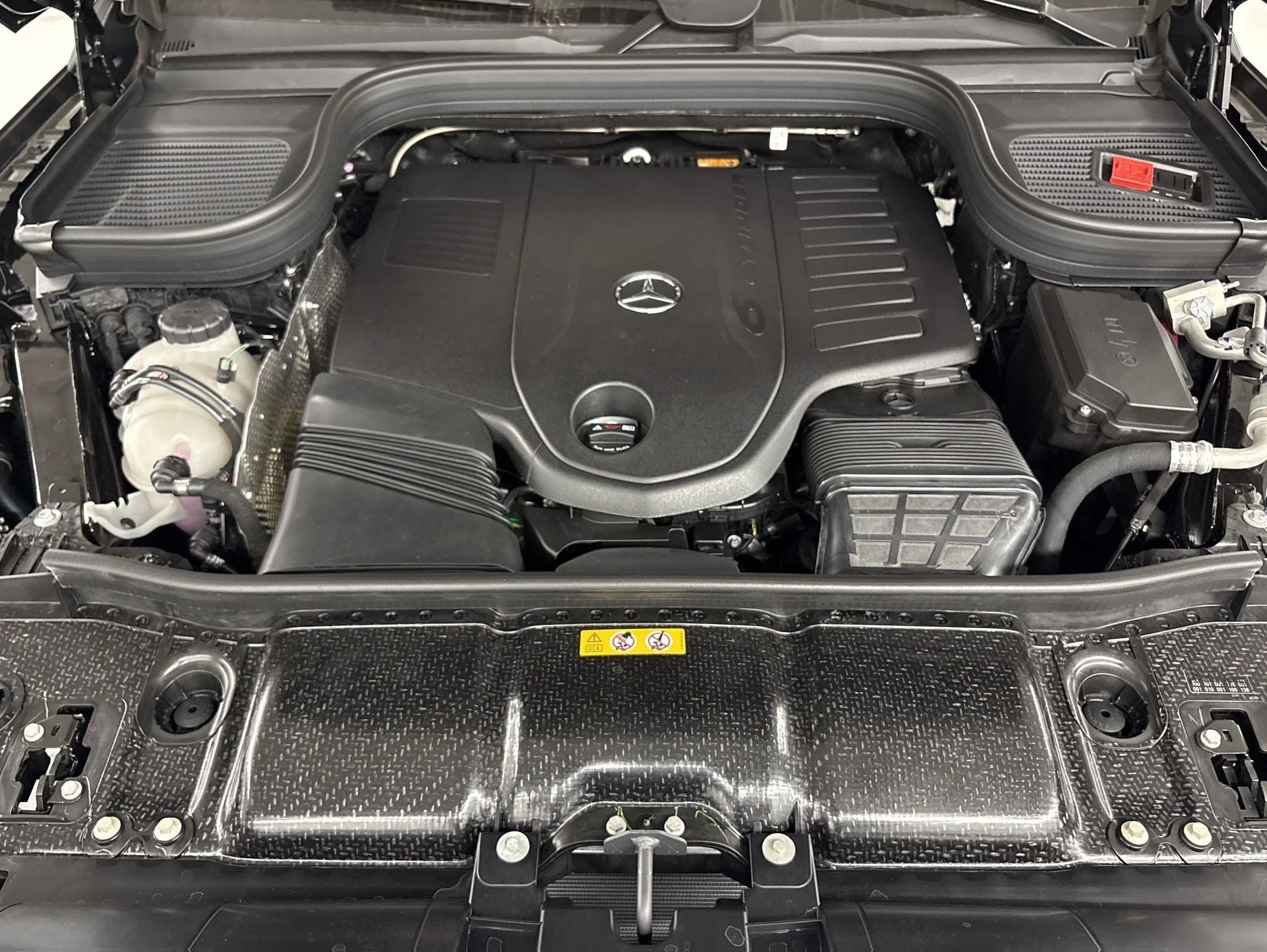 Mercedes-Benz GLS GLS 450 4MATIC SUV 2026 — side view