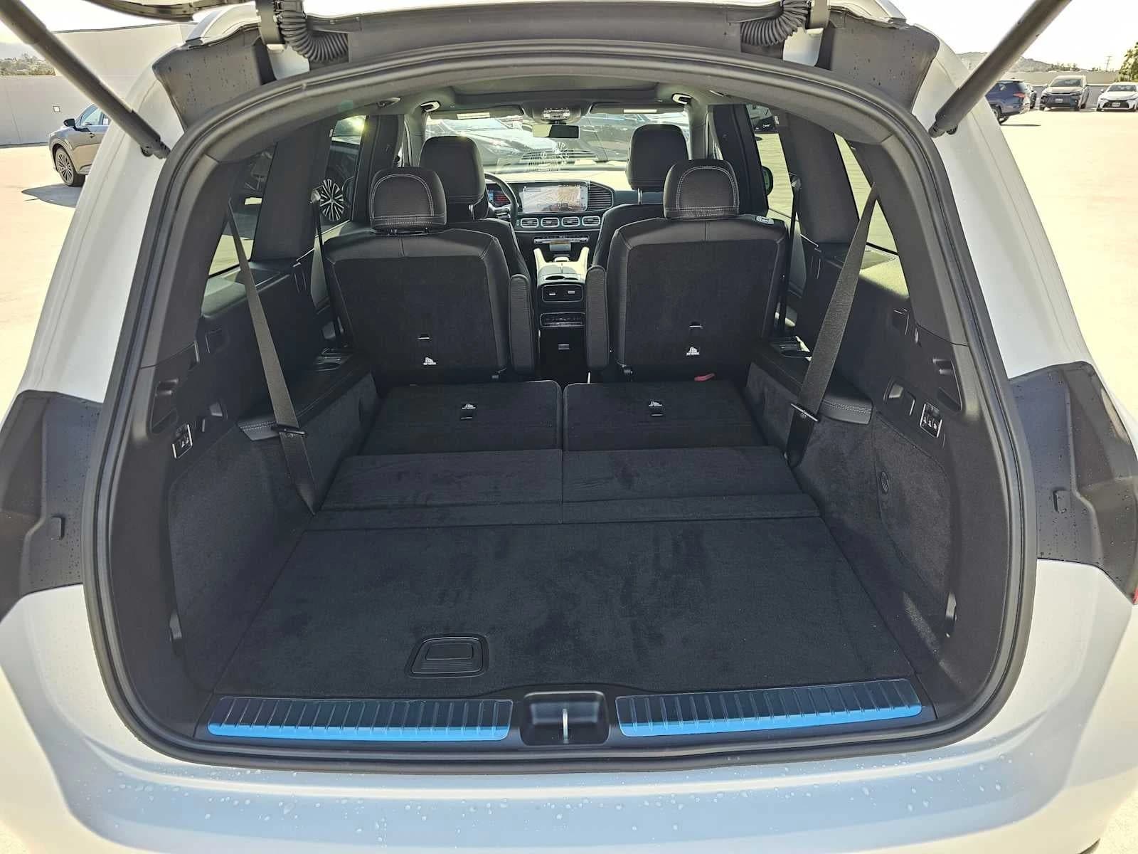 Mercedes-Benz GLS GLS 450 4MATIC SUV 2026 — side view