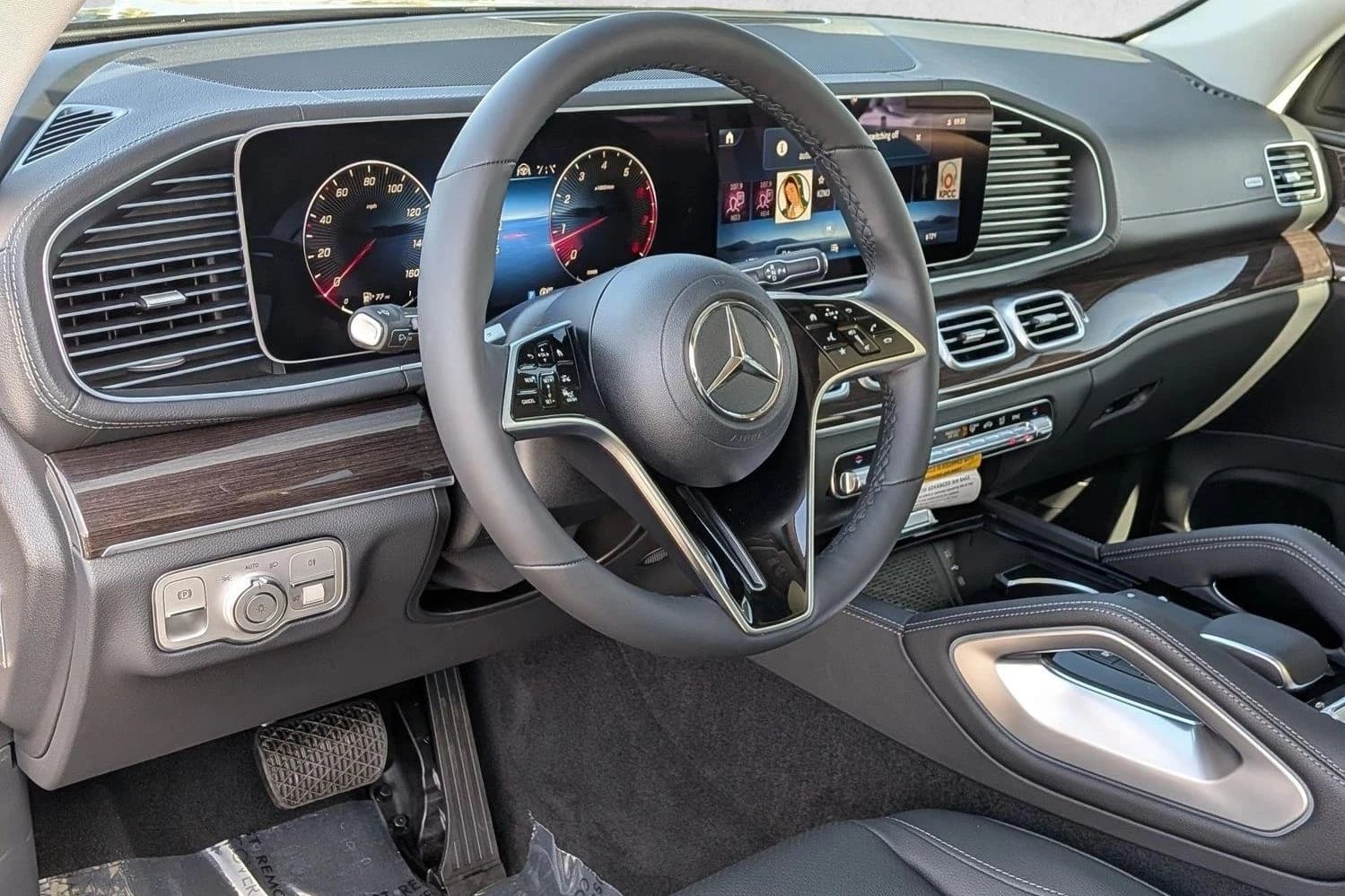 Mercedes-Benz GLS GLS 450 4MATIC SUV 2026 — side view