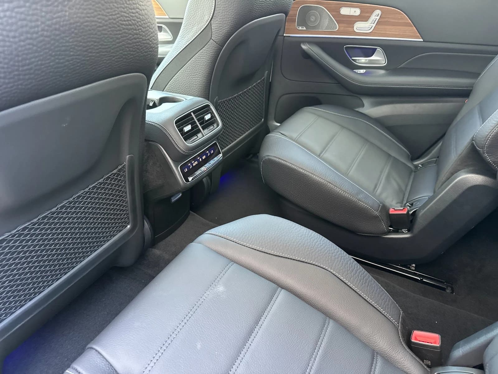 Mercedes-Benz GLS GLS 450 4MATIC SUV 2026 — side view