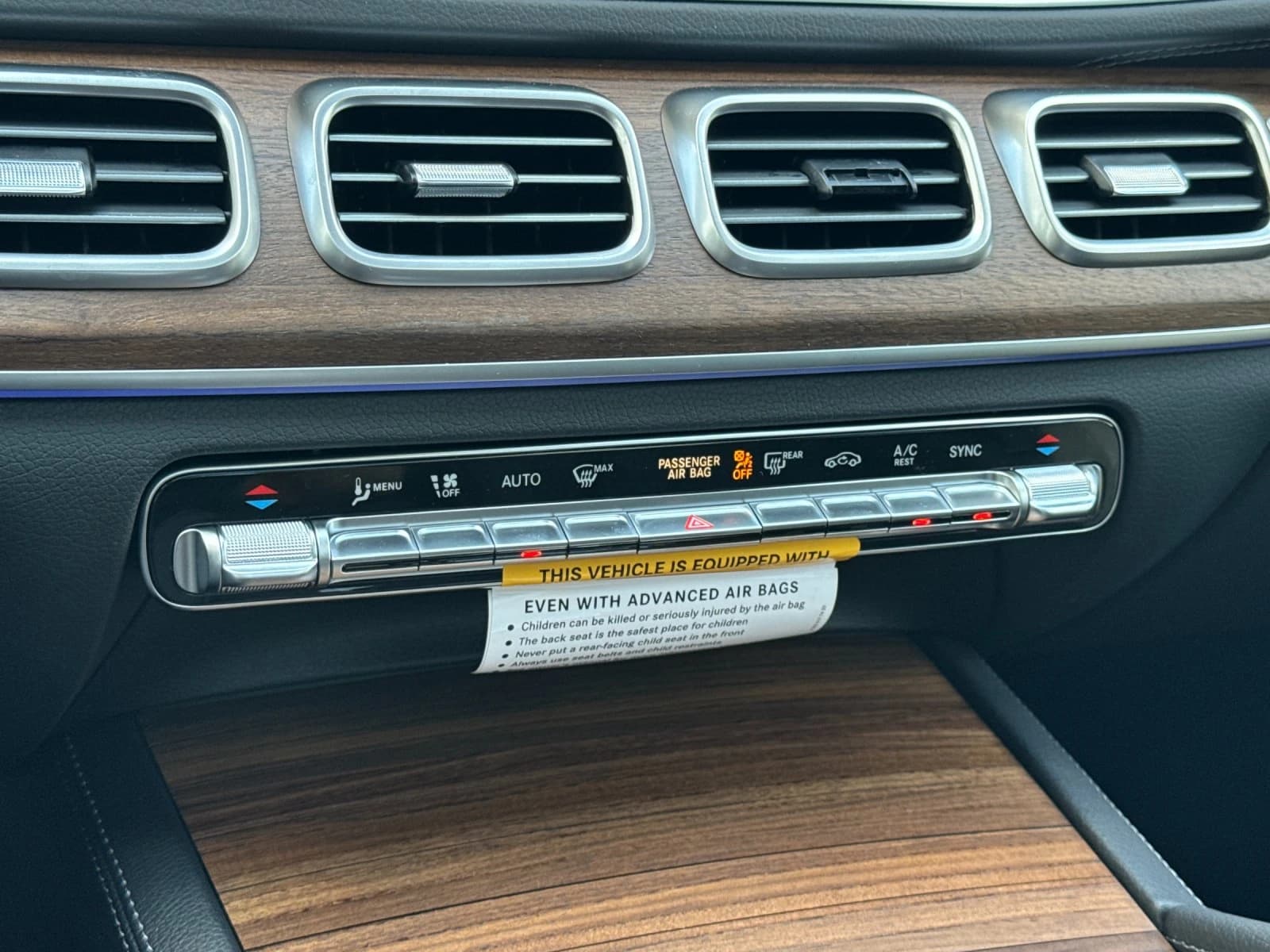 Mercedes-Benz GLS GLS 450 4MATIC SUV 2026 — side view