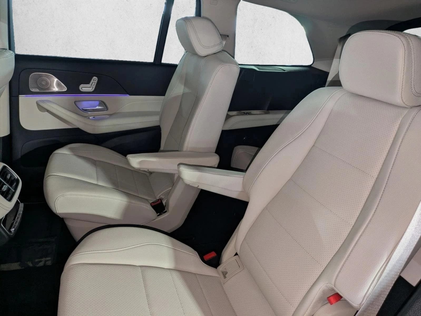 Mercedes-Benz GLS GLS 450 4MATIC SUV 2026 — side view
