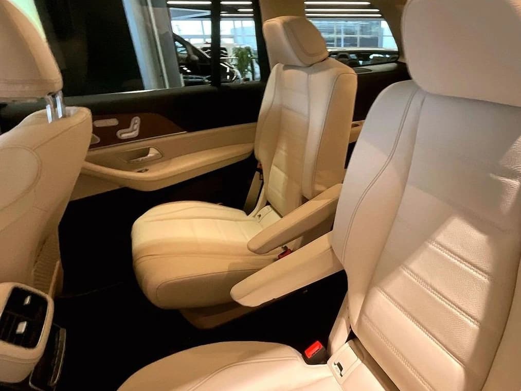Mercedes-Benz GLS GLS 450 4MATIC SUV 2026 — side view