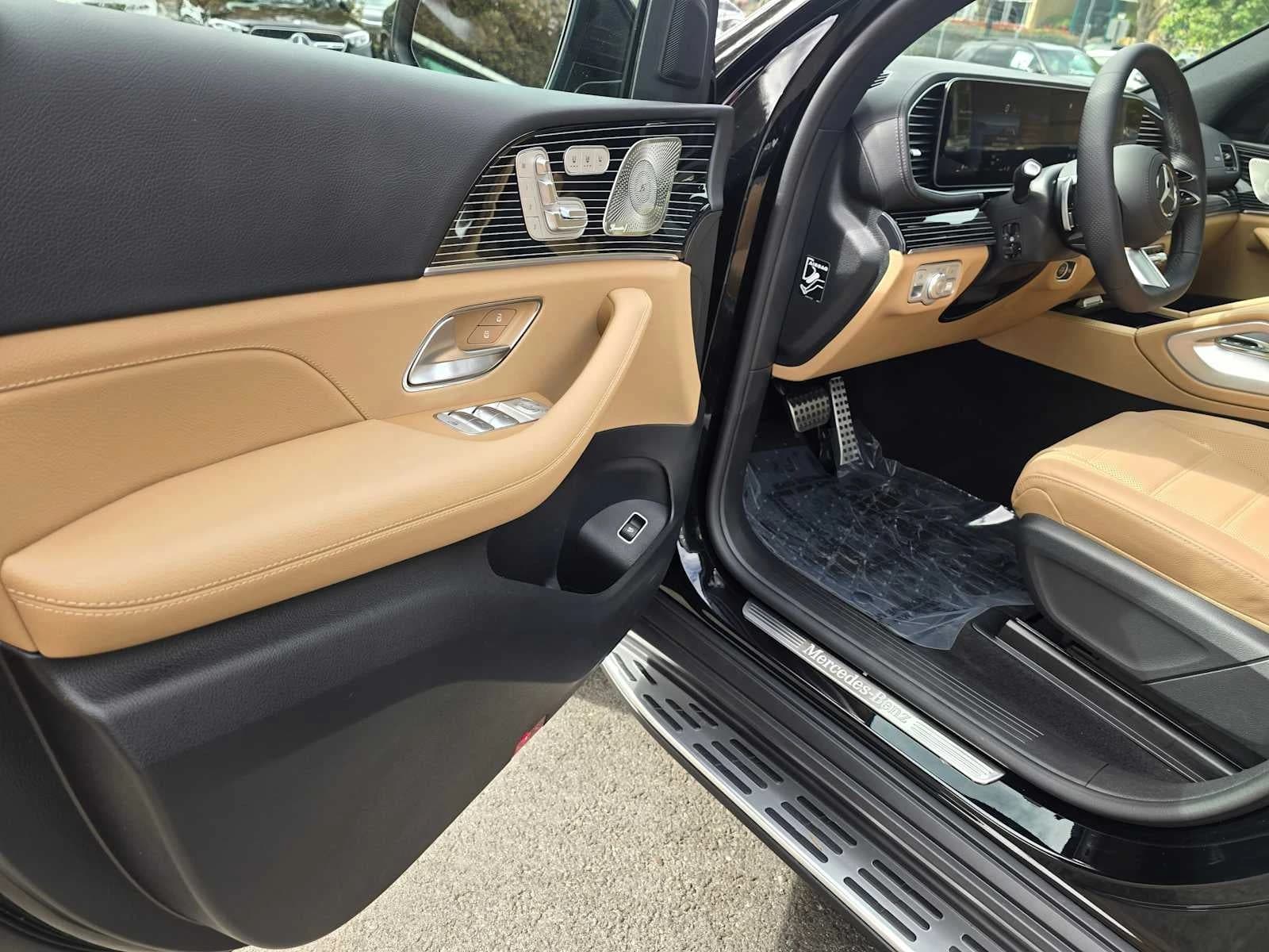 Mercedes-Benz GLS GLS 450 4MATIC SUV 2026 — side view