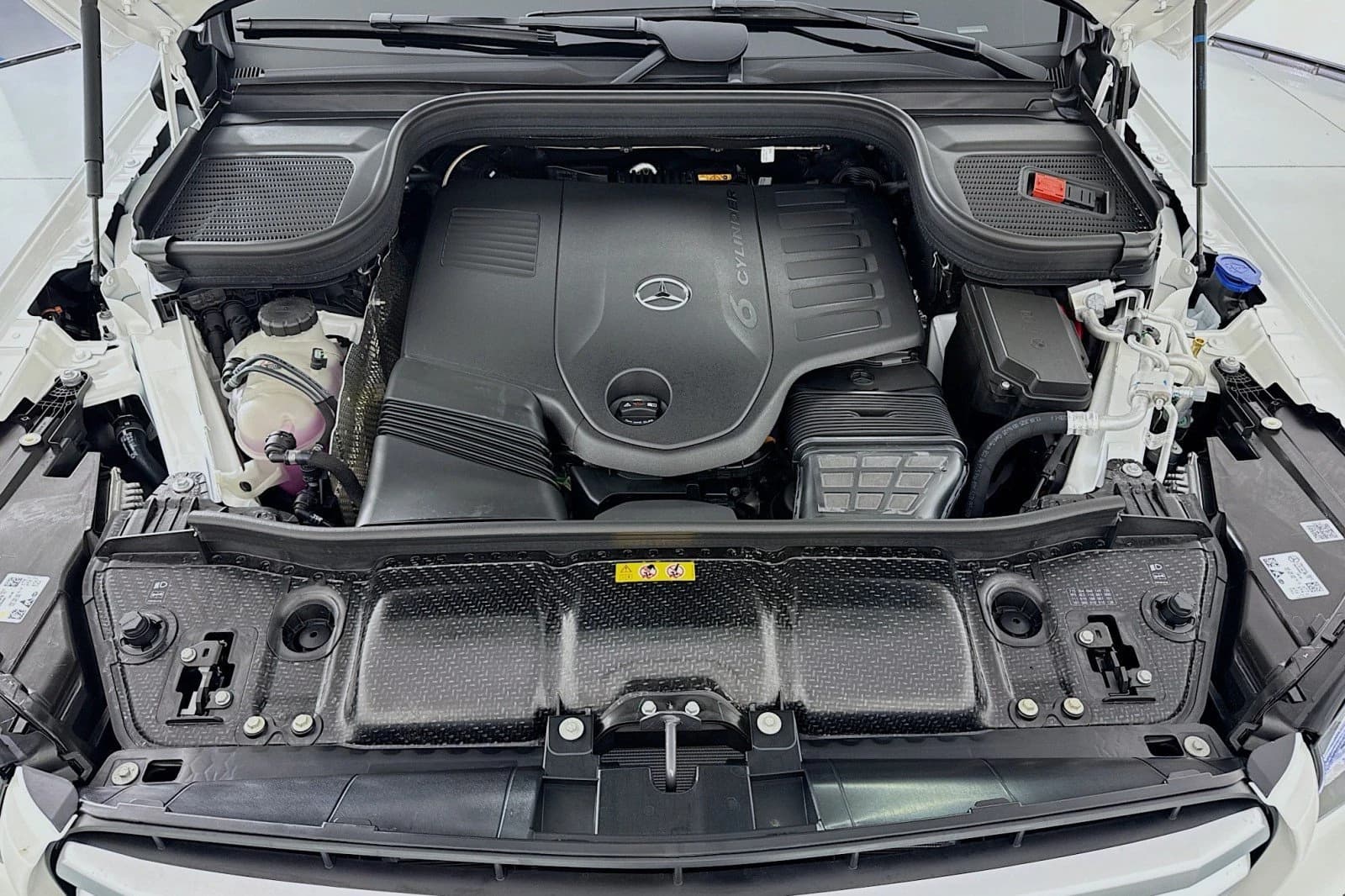 Mercedes-Benz GLS GLS 450 4MATIC SUV 2026 — side view
