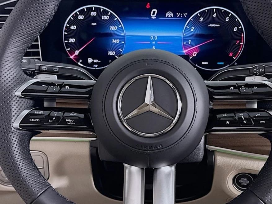 Mercedes-Benz GLS GLS 450 4MATIC SUV 2026 — side view