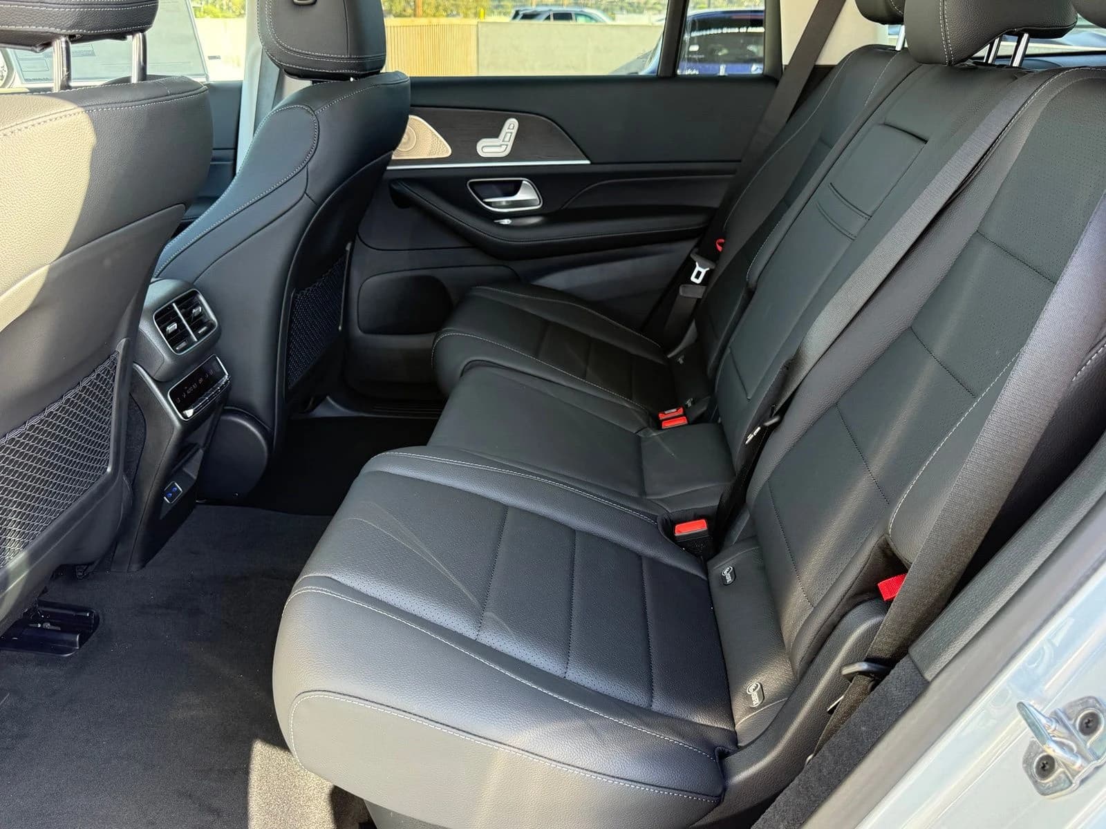 Mercedes-Benz GLS GLS 450 4MATIC SUV 2026 — side view
