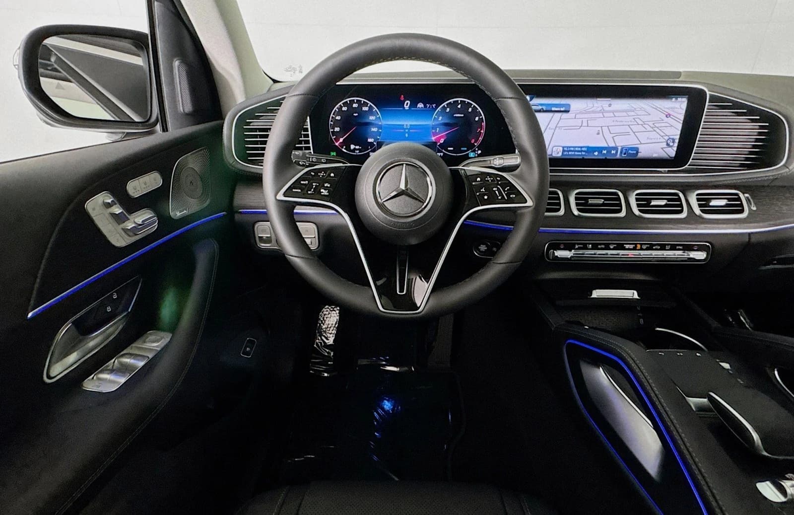 Mercedes-Benz GLS GLS 450 4MATIC SUV 2026 — side view