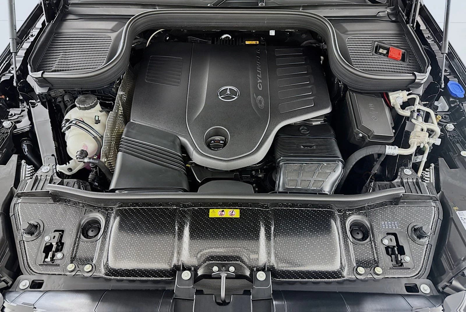 Mercedes-Benz GLS GLS 450 4MATIC SUV 2026 — side view