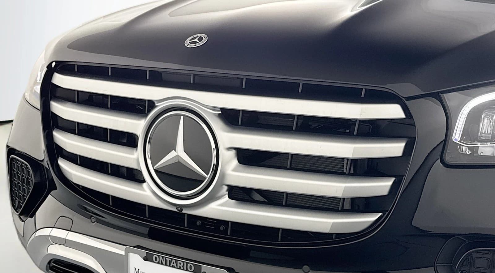 Mercedes-Benz GLS GLS 450 4MATIC SUV 2026 — side view