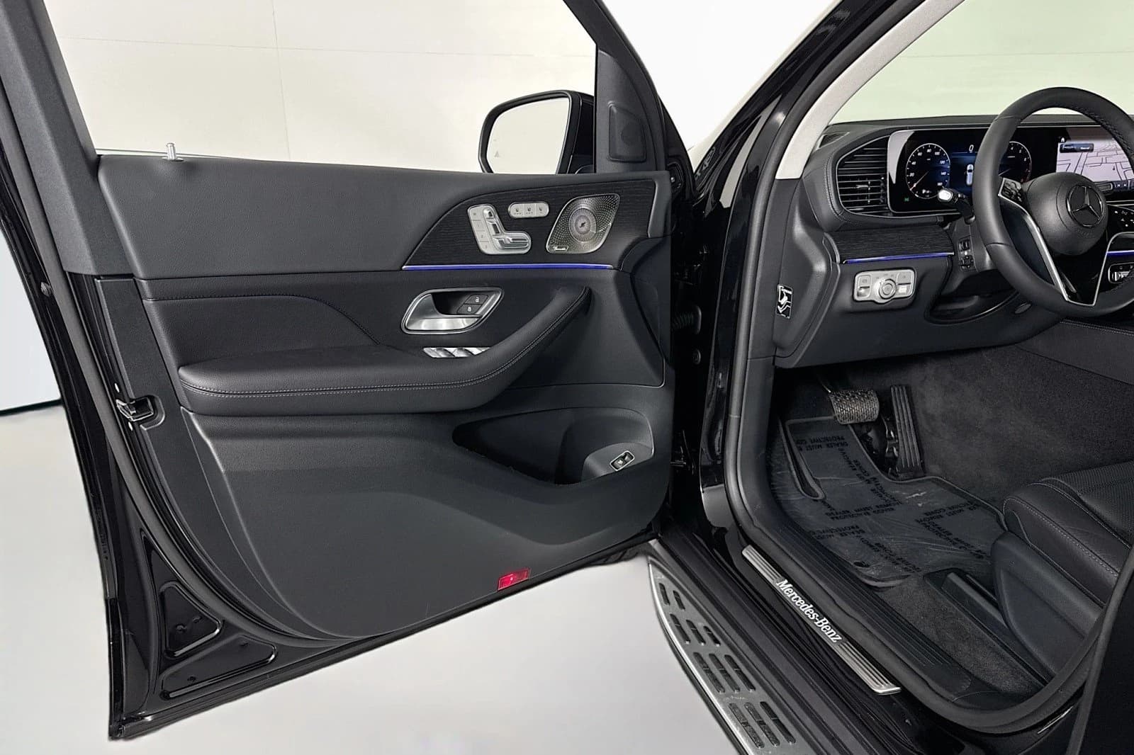 Mercedes-Benz GLS GLS 450 4MATIC SUV 2026 — side view