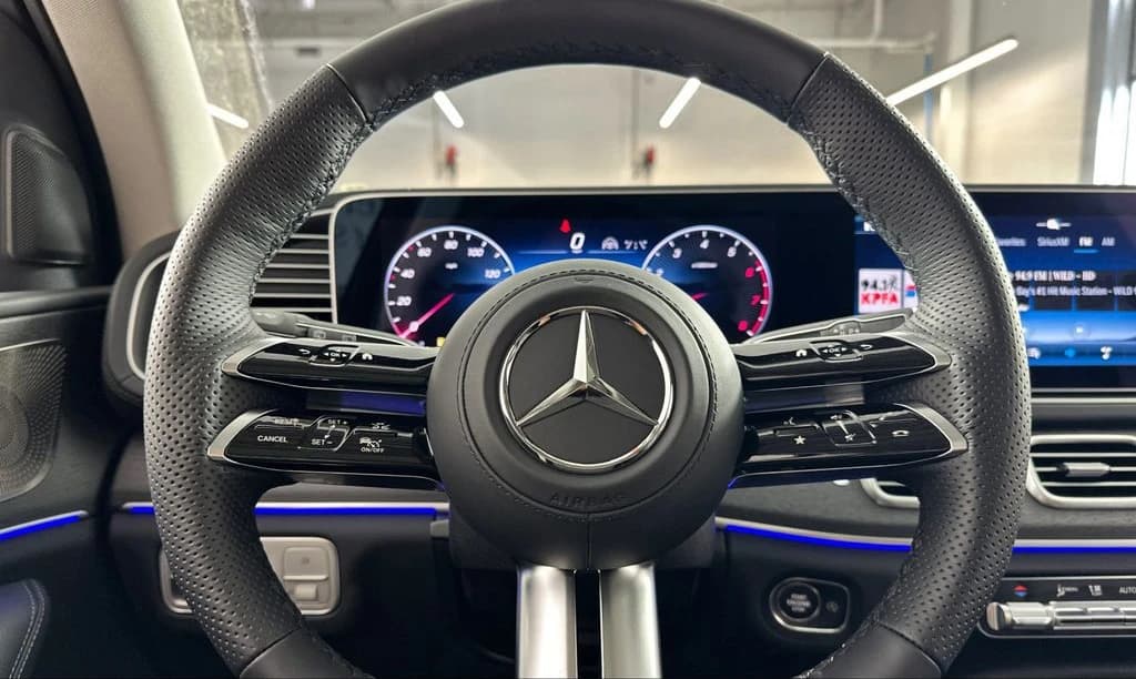 Mercedes-Benz GLS GLS 450 4MATIC SUV 2026 — side view