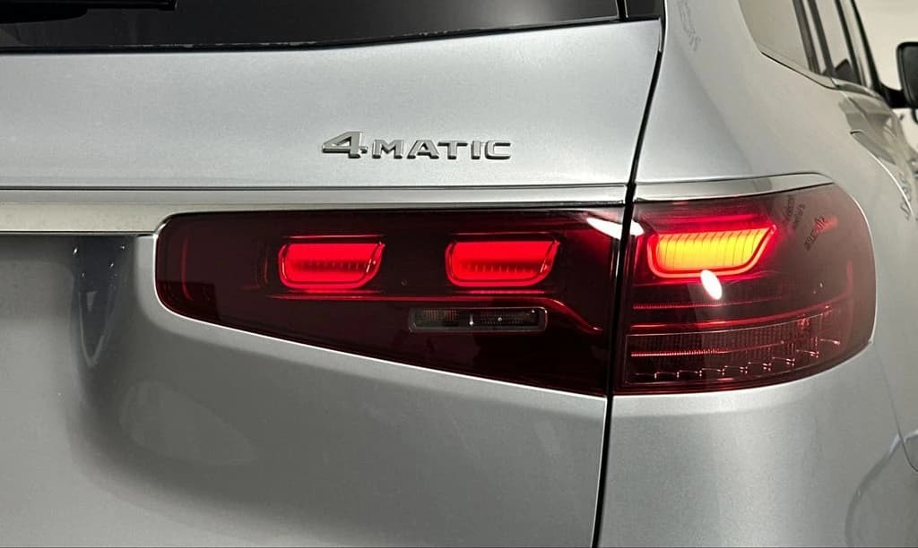 Mercedes-Benz GLS GLS 450 4MATIC SUV 2026 — side view