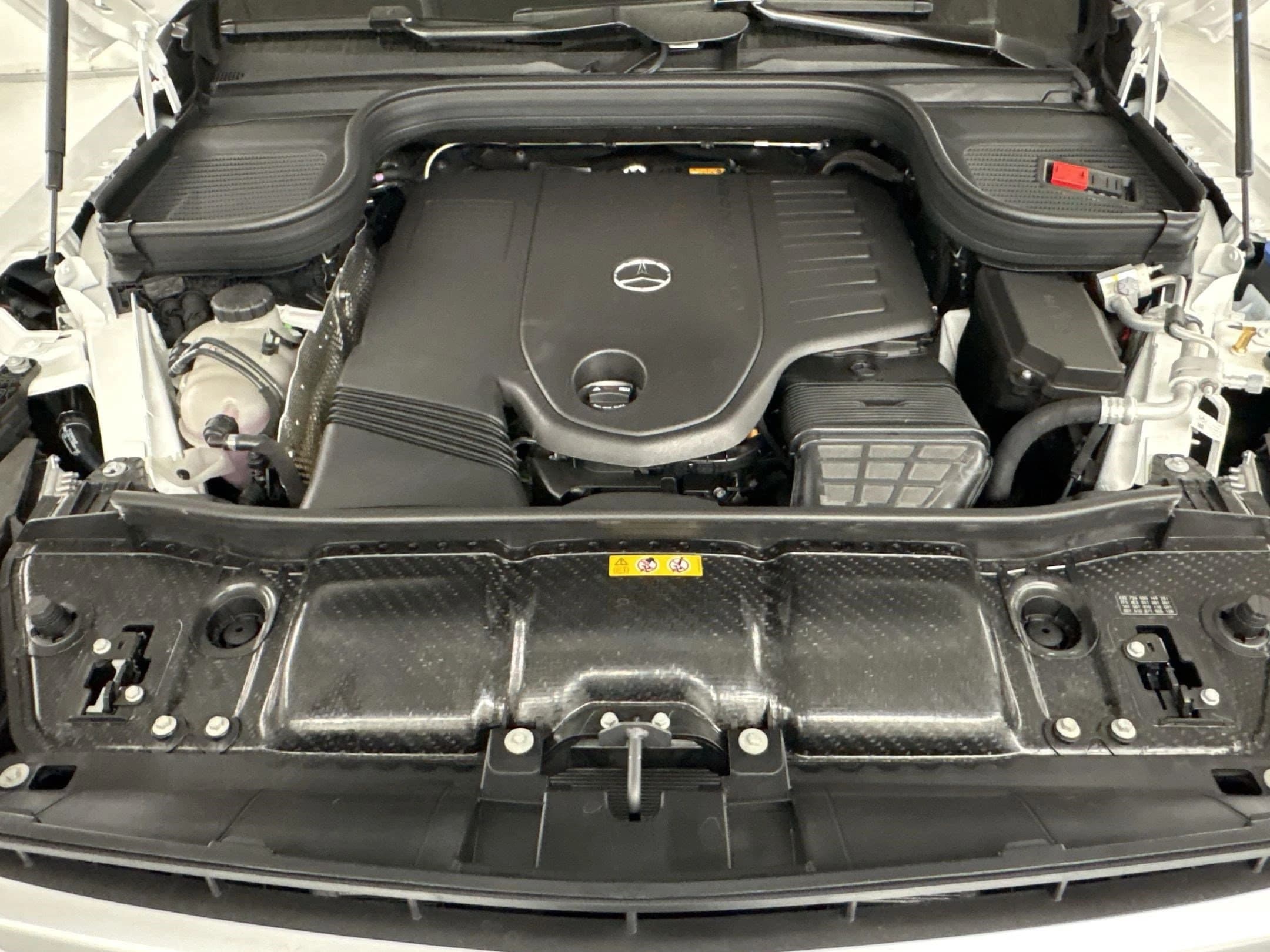 Mercedes-Benz GLS GLS 450 4MATIC SUV 2026 — side view
