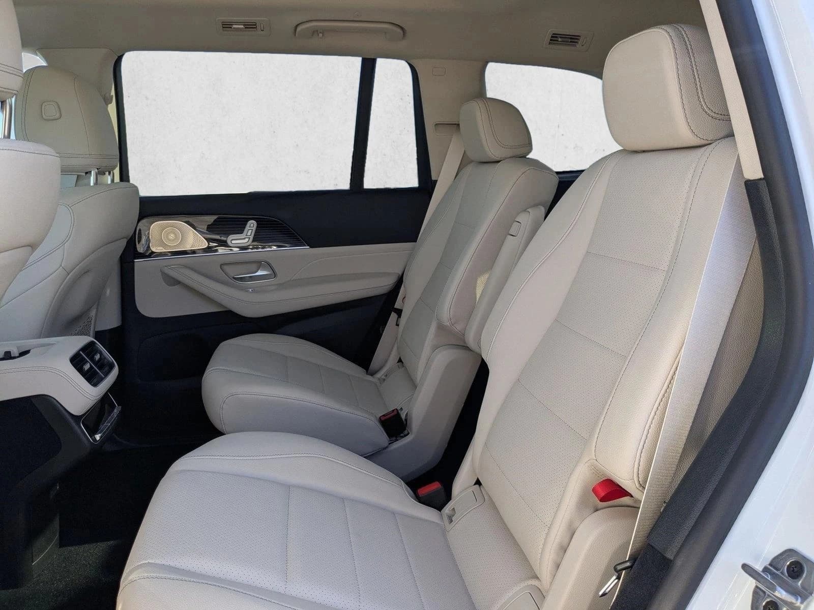 Mercedes-Benz GLS GLS 450 4MATIC SUV 2026 — side view