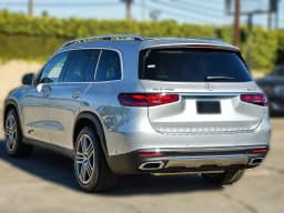 Mercedes-Benz GLS GLS 450 4MATIC SUV 2026 — side view