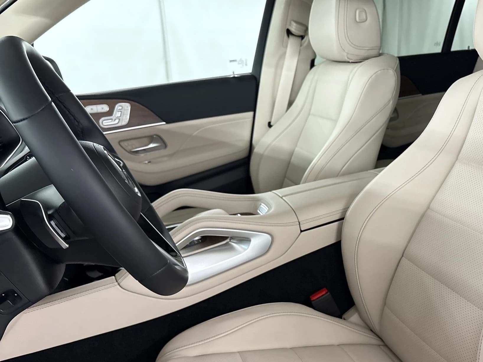 Mercedes-Benz GLS GLS 450 4MATIC SUV 2026 — side view