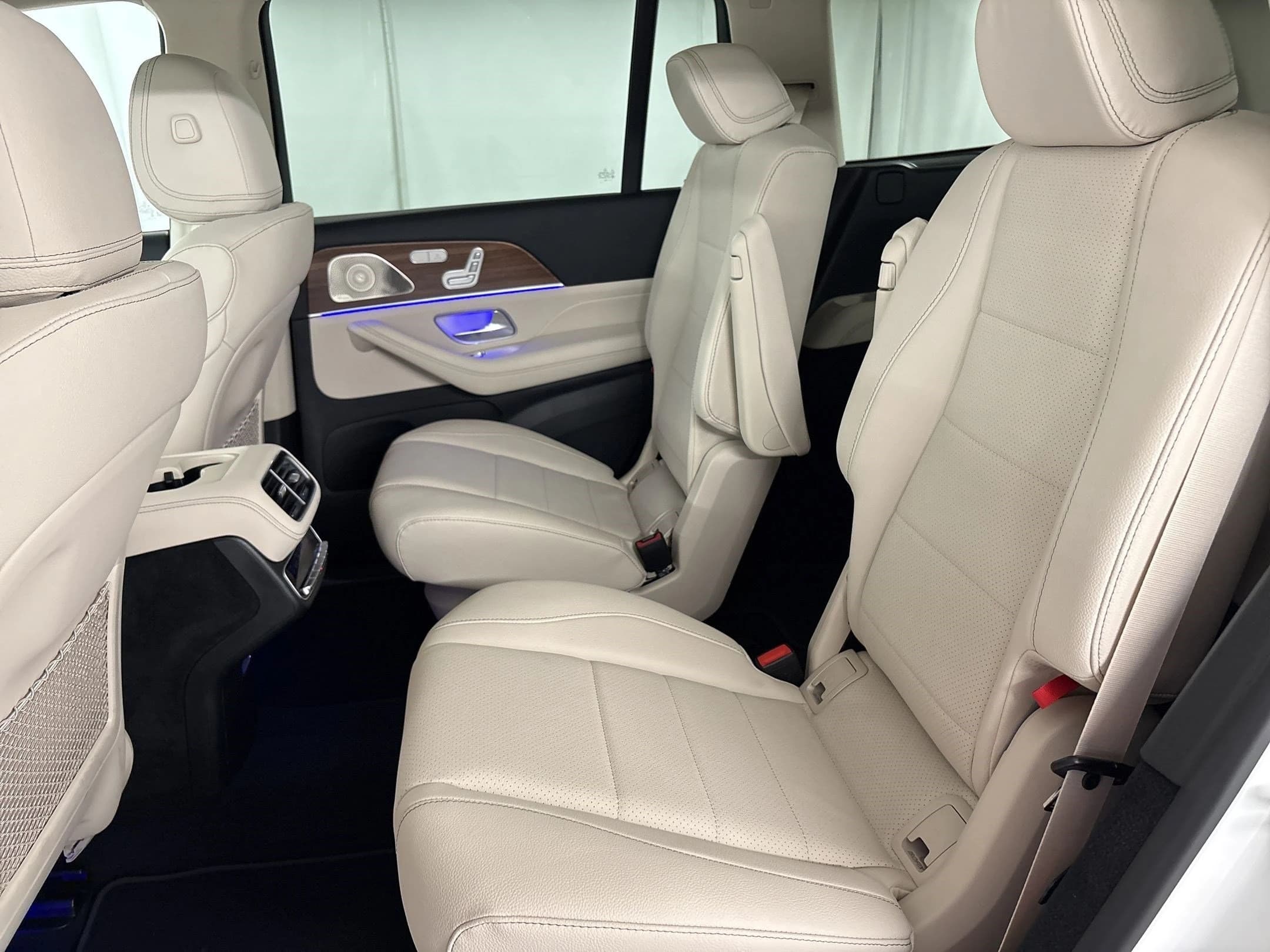 Mercedes-Benz GLS GLS 450 4MATIC SUV 2026 — side view