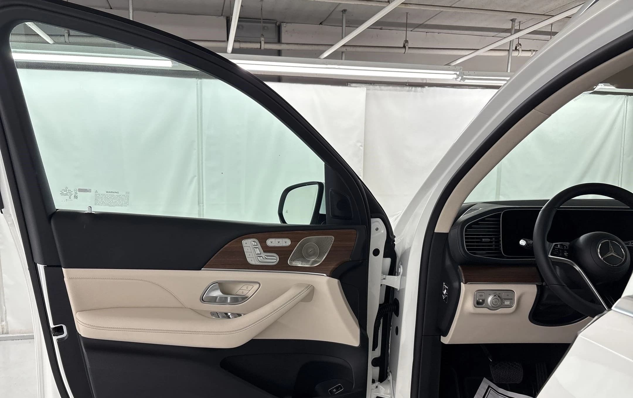 Mercedes-Benz GLS GLS 450 4MATIC SUV 2026 — side view