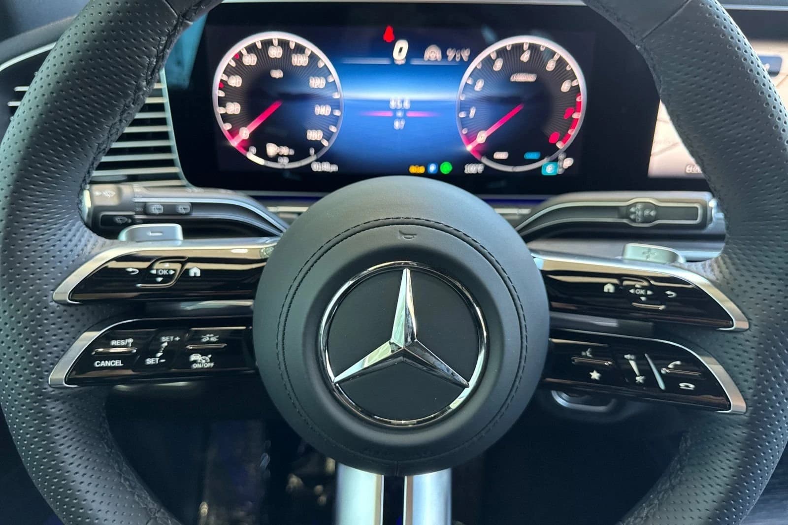 Mercedes-Benz GLS GLS 450 4MATIC SUV 2026 — side view